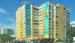 Легковушка снесла светофор на перекрёстке в Павлодаре