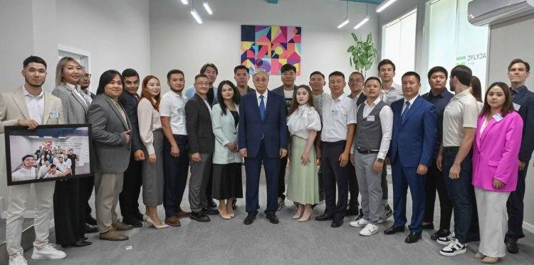 Токаев встретился с молодежью Павлодарской области