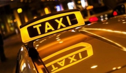 Таксист забыл пассажирку и уехал с ее сумкой в Павлодаре