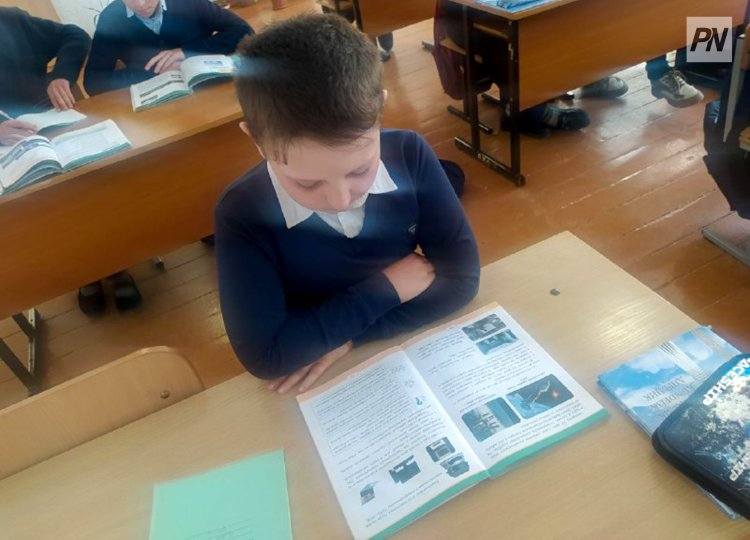 В какой цвет оденут школьников Павлодарской области 1 сентября