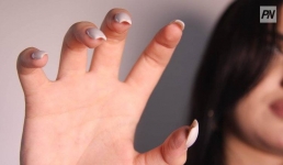 Павлодарка без одежды преследовала ребёнка на улице