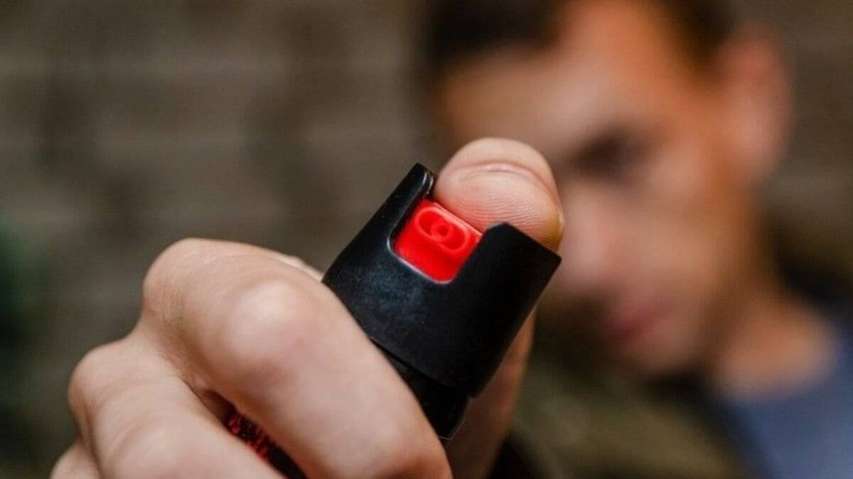 Өшін алған: Павлодарда жасөспірім сауда үйінде бұрыш баллонын шашты