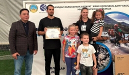 Павлодарские офицеры, заводчане и журналисты вышли на дистанцию семьями