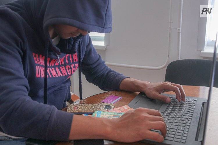 Двоих павлодарцев накажут за запрещённые материалы в соцсетях