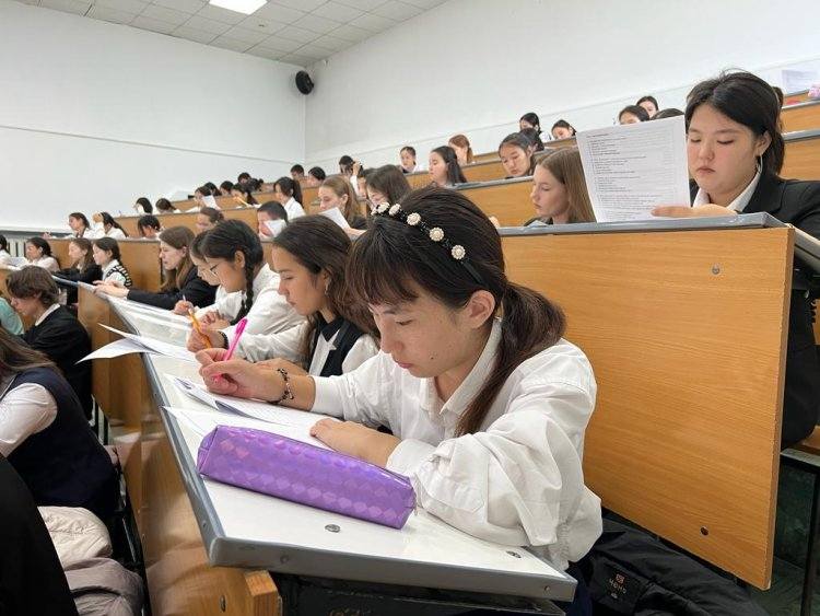 Знание романа Торайгырова помогло павлодарским школьникам выиграть