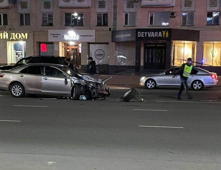 В Павлодаре столкнулись две иномарки