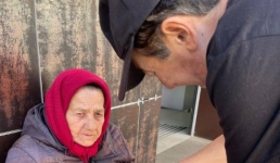 Волонтеры накормили нуждающихся на улицах Павлодара (ВИДЕО)