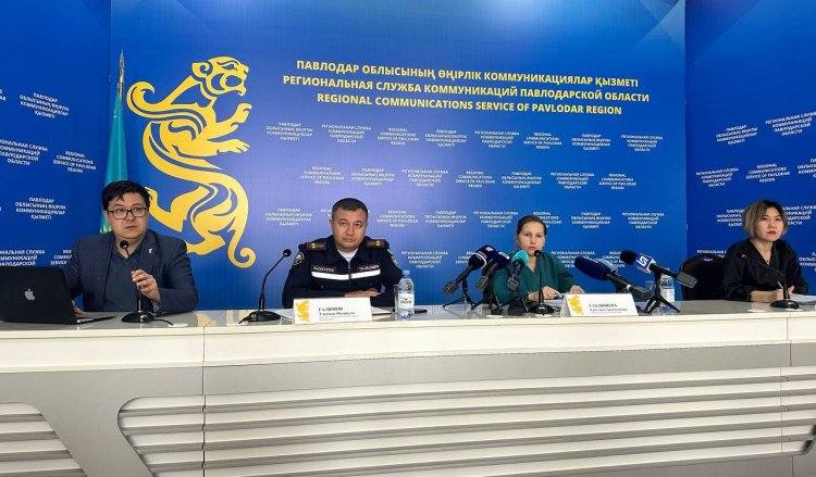 Павлодарцев из аварийного дома начали переселять