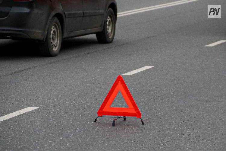 В Павлодаре иномарка врезалась в маршрутный автобус