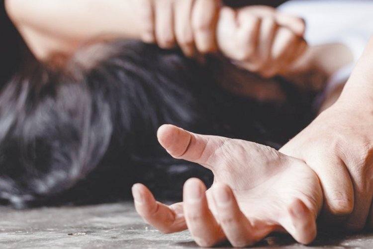 Павлодарка заявила о побоях и изнасиловании