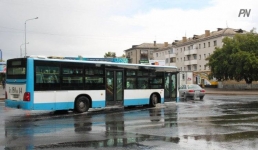 В Павлодаре пять автобусных маршрутов временно изменят путь