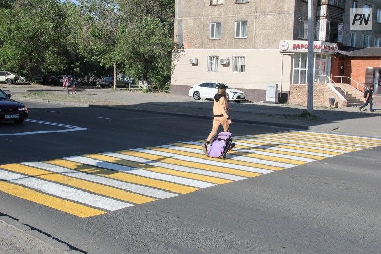 В Павлодаре сбили двух подростков