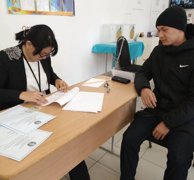 Сотню километров проехал павлодарский студент ради выборов