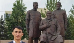 Павлодарский журналист подарил московскому музею ценный экспонат