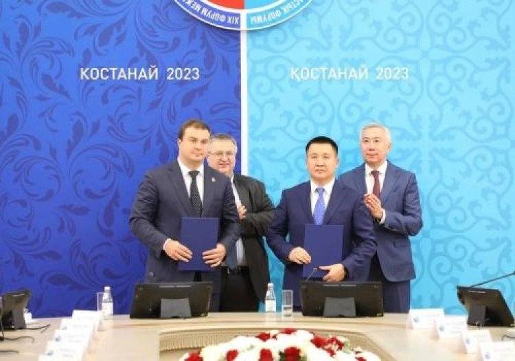 Договор о сотрудничестве подписали главы Омской и Павлодарской областей