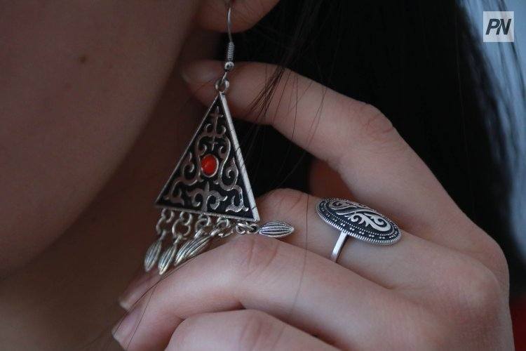 Не просто украшение: павлодарская апа напомнила о старинном свадебном обряде