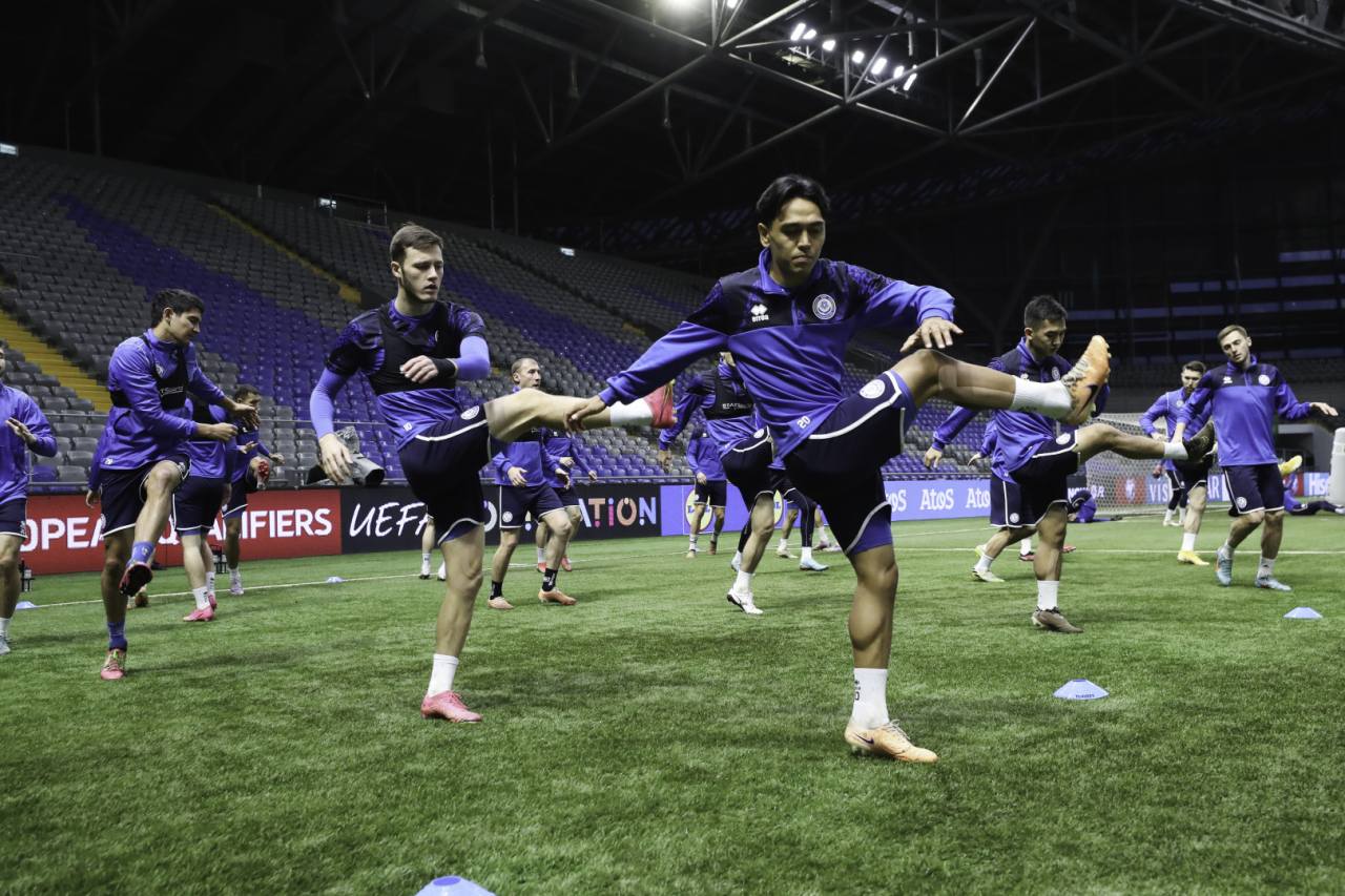 Павлодарцам покажут борьбу сборной Казахстана за билет на Евро-2024