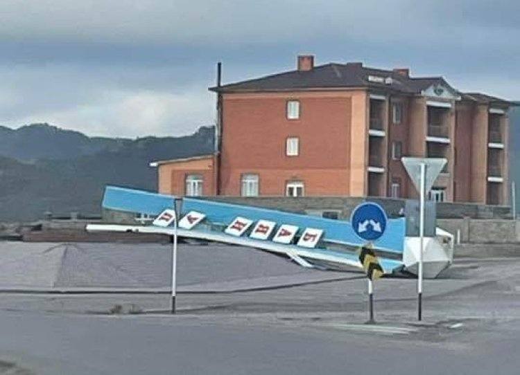 Ветер повалил полувековой памятник в Павлодарской области