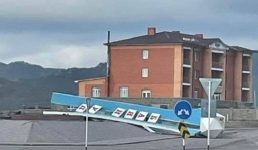 Ветер повалил полувековой памятник в Павлодарской области