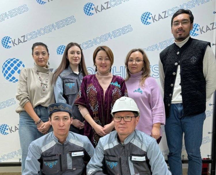 Павлодарские заводчане сменили робу на национальные костюмы