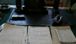 Павлодарцы смогут рассмотреть рукописи автора известного романа