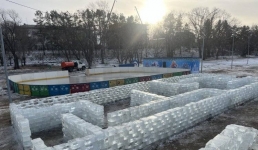 В Павлодаре начали восстанавливать ледовый городок