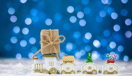 Поезд Павлодар – Туркестан украсили к Новому году