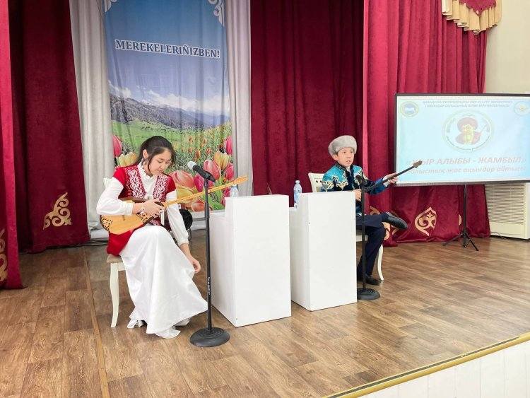 В Павлодаре айтыс выявил победителей