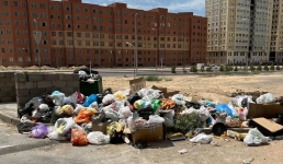 Почти 284 миллиона тенге задолжали жители Актау за вывоз мусора
