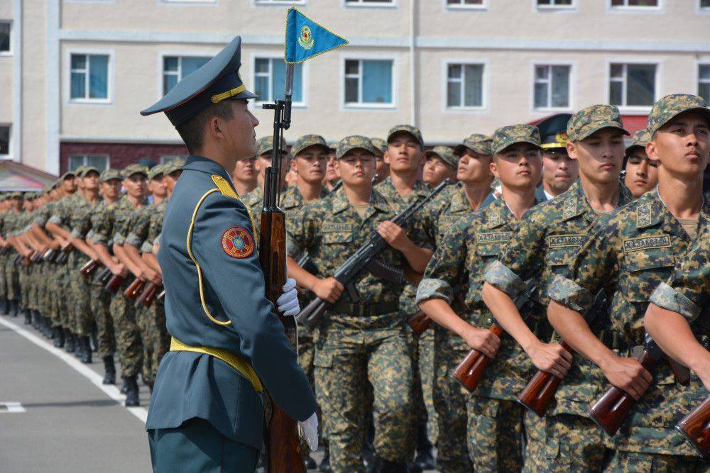 Гвардия казахстана. Воинская часть 6637 национальной гвардии Республики Казахстан. Национальная гвардия РК. Форма парадная нац гвардия РК. Военный Академия национальной гвардии РК.