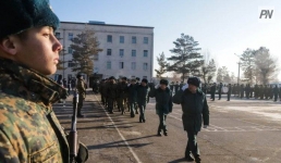 Командование воинской части поздравило павлодарцев