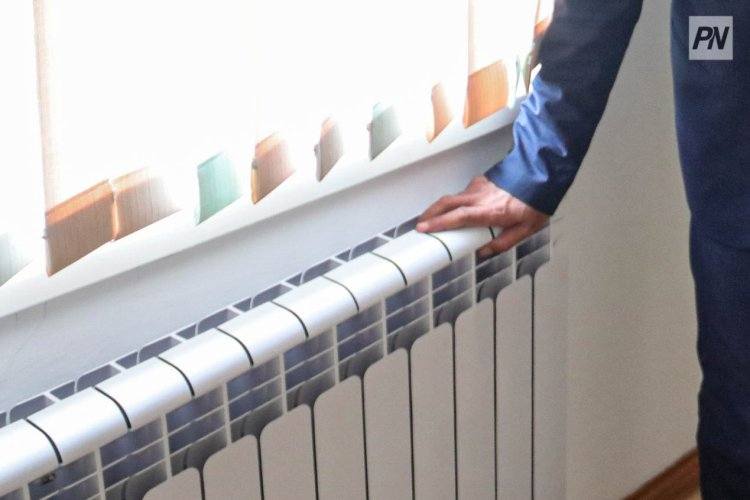 Аким Павлодара проверил температуру в социальных объектах