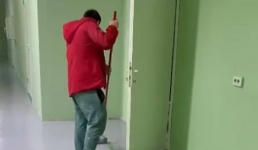 Роженицы Актау пожаловались на сильный запах краски в родильном доме Актау