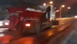 Откачка воды и борьба с наледью: работы продлились до утра в Актау