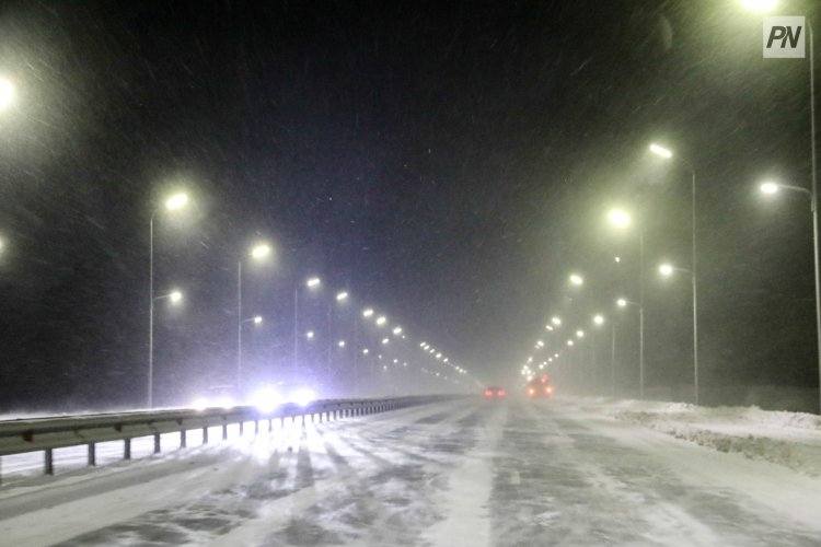 Павлодарские полицейские оштрафовали автомобилиста за яркий свет фар