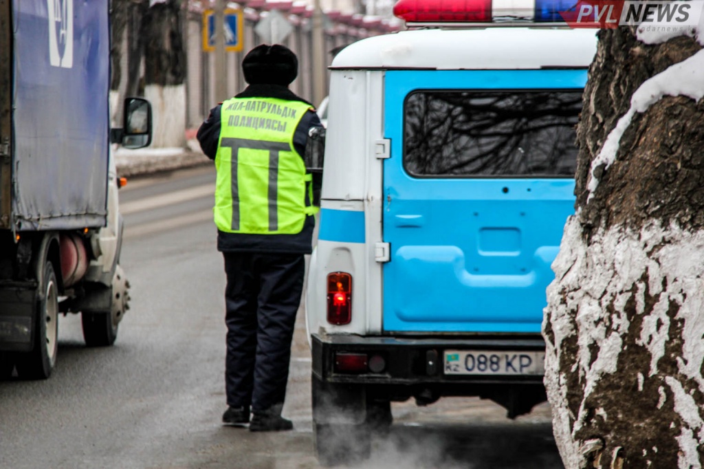 Житель Павлодарской области таксовал на автомобиле с подложными номерами