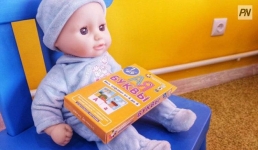 В Павлодаре мать пыталась продать новорожденную дочь